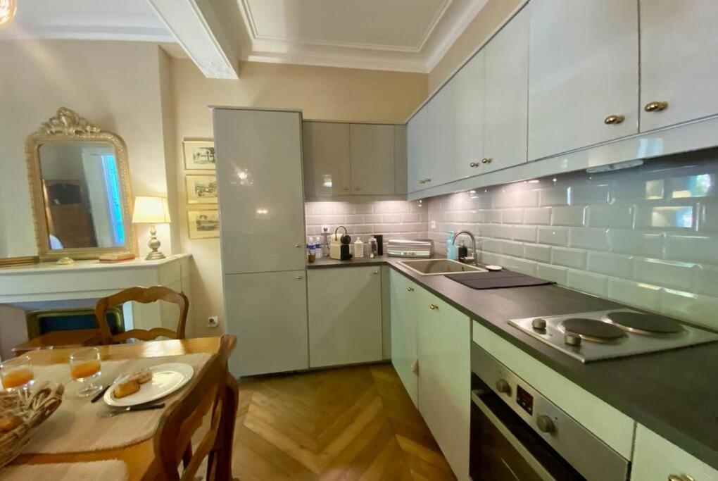 L'Historien - Avec Balcon Coeur De Nimes Apartment ภายนอก รูปภาพ