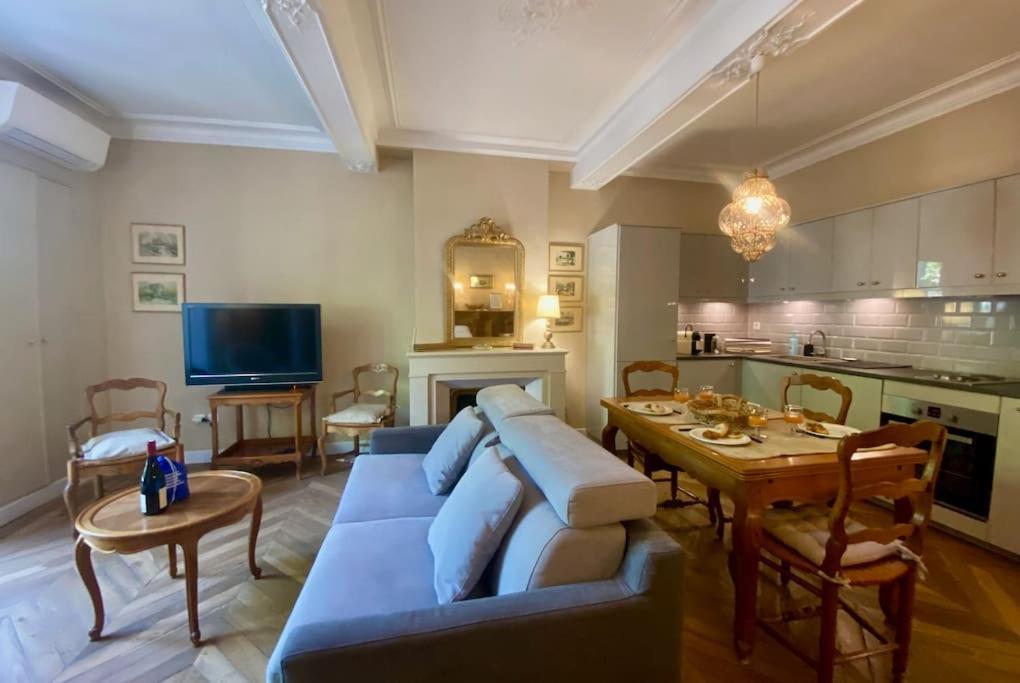 L'Historien - Avec Balcon Coeur De Nimes Apartment ภายนอก รูปภาพ