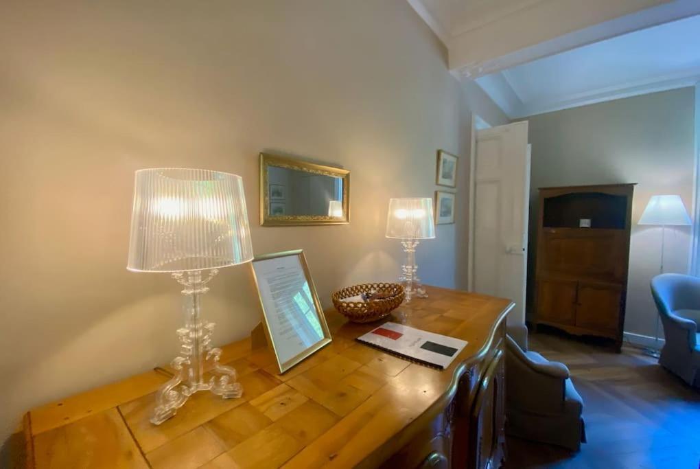 L'Historien - Avec Balcon Coeur De Nimes Apartment ภายนอก รูปภาพ